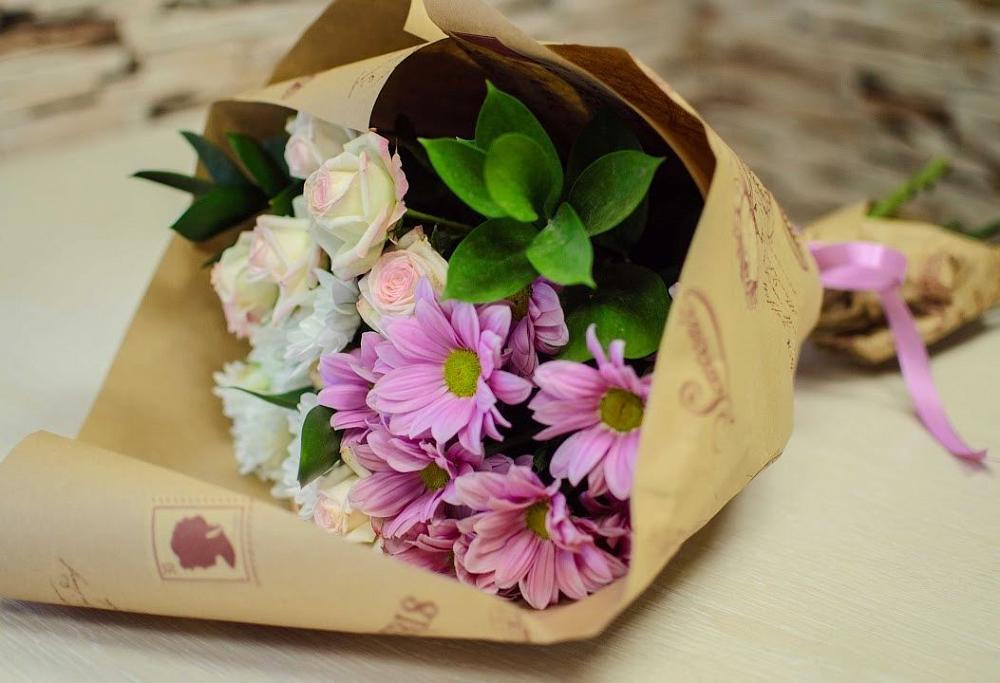 Букет цветов из: Розы и Хризантемы в Губкине