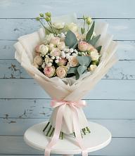 Букет цветов из:  Розы и Лизиантусы в Губкине