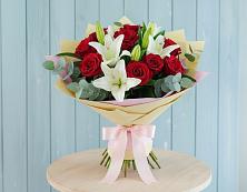 Букет цветов из:  Лилии и Розы в Губкине