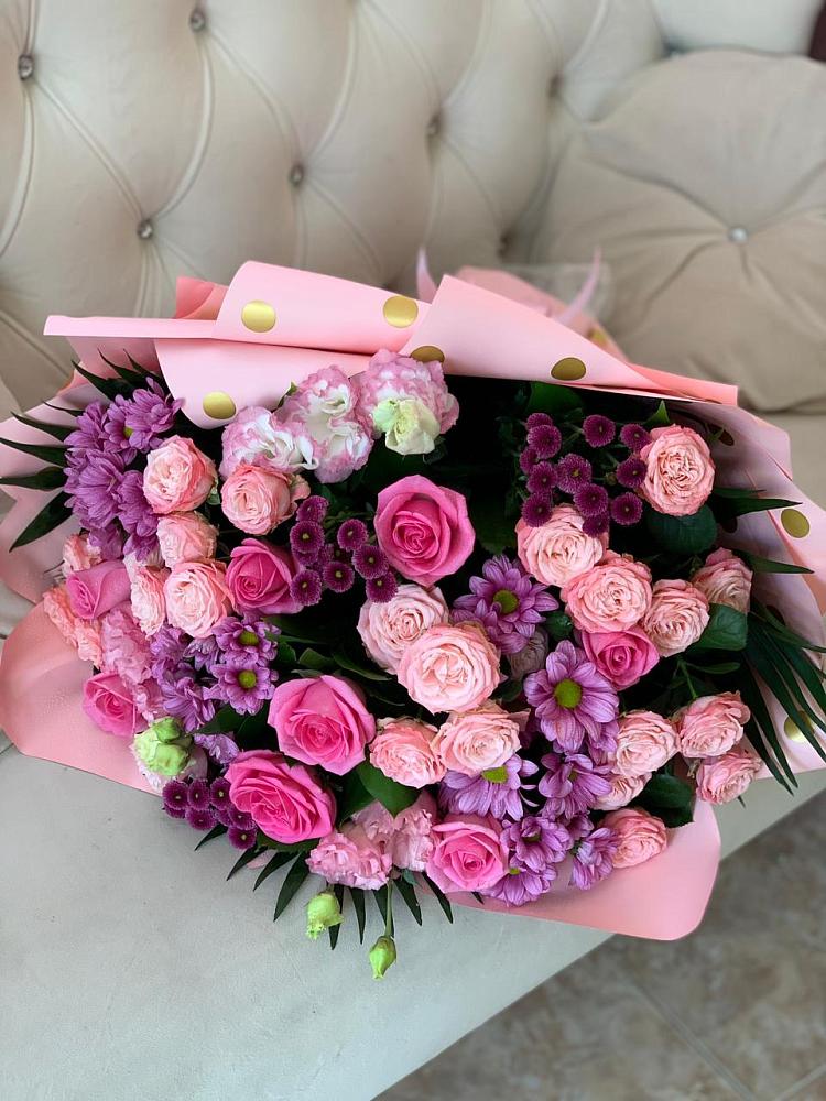 Букет цветов из: Хризантемы, Розы и Лизиантусы в Губкине