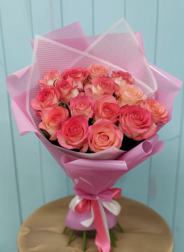 Букет 15 Розовых роз Равель в Губкине