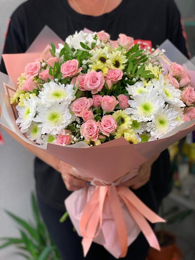 Букет цветов из: Розы и Хризантемы в Губкине
