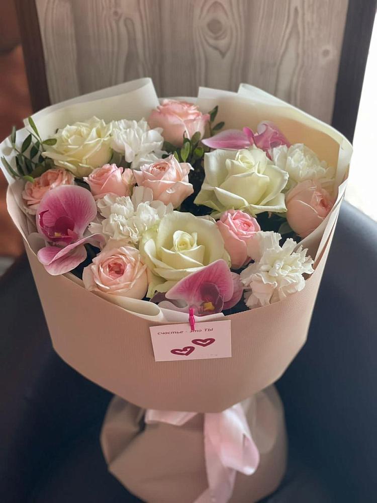 Букет цветов из: Орхидеи, Розы и Гвоздики в Губкине