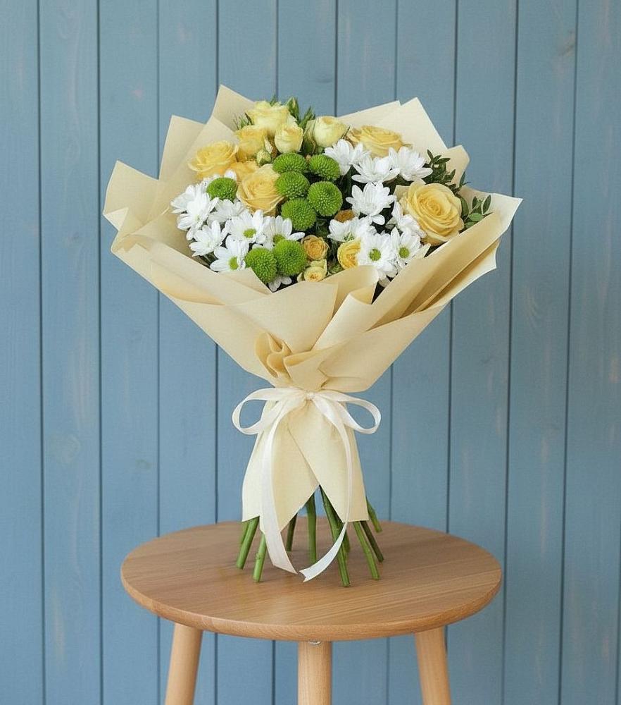 Букет цветов из: Хризантемы и Розы в Губкине