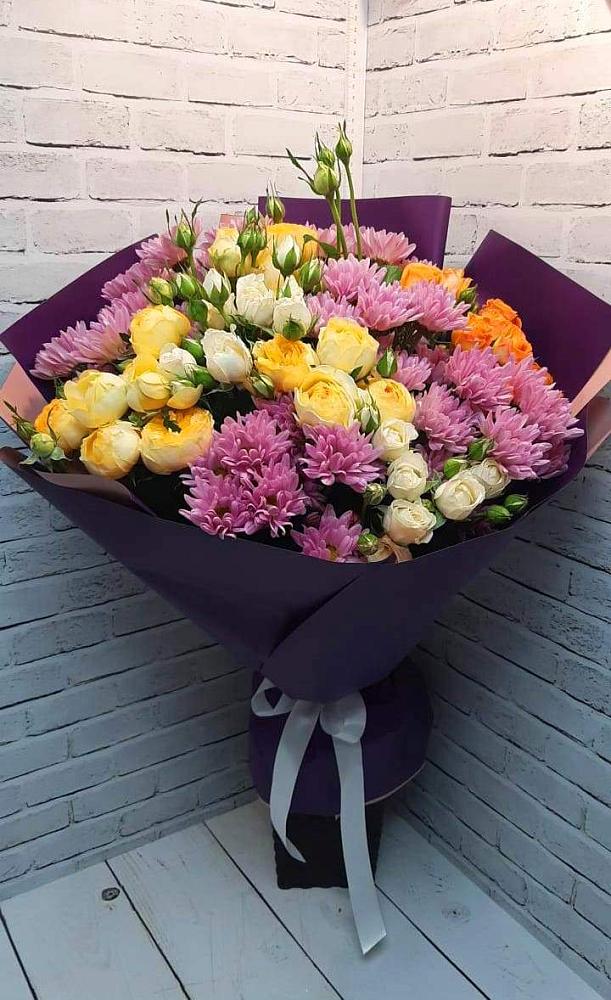 Букет цветов из: Хризантемы и Розы в Губкине
