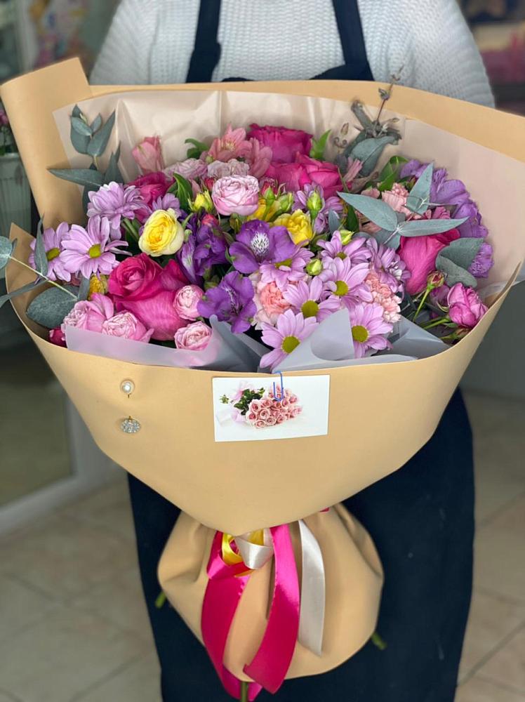 Букет цветов из: Хризантемы, Гвоздики и Альстромерии в Губкине