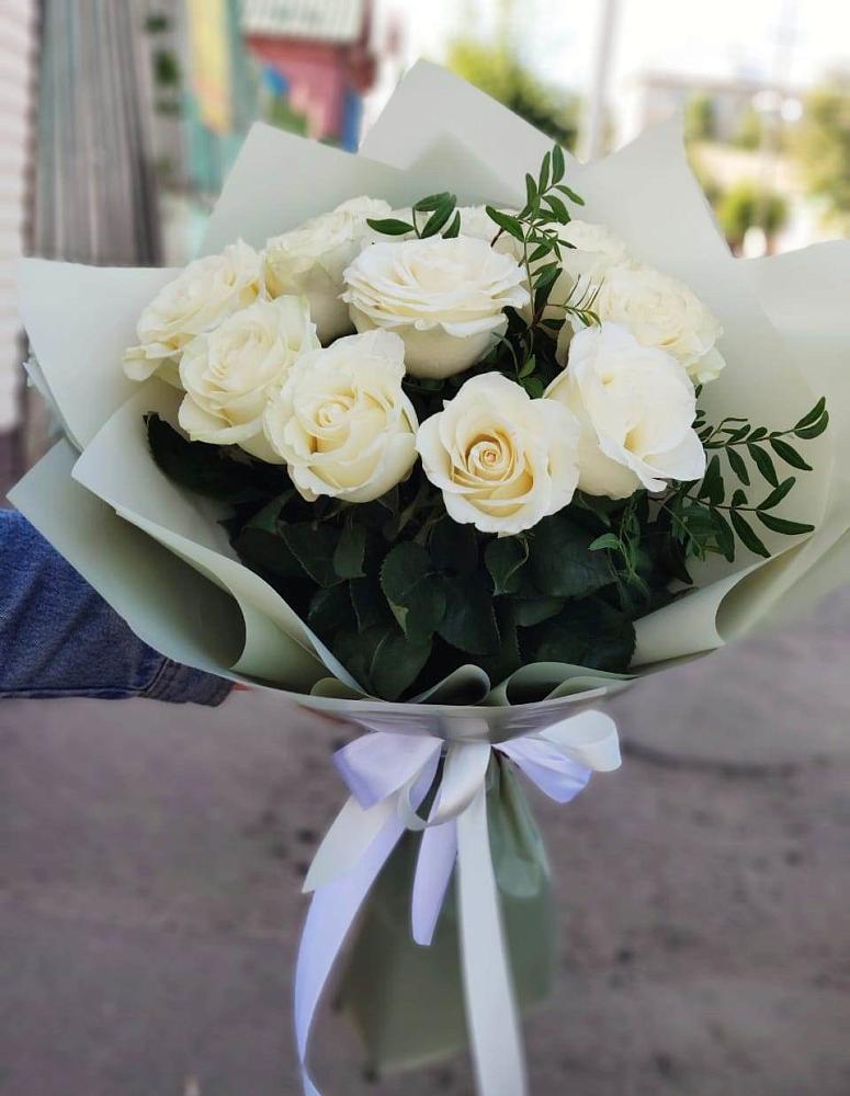 Букет Белые розы Проуд в Губкине