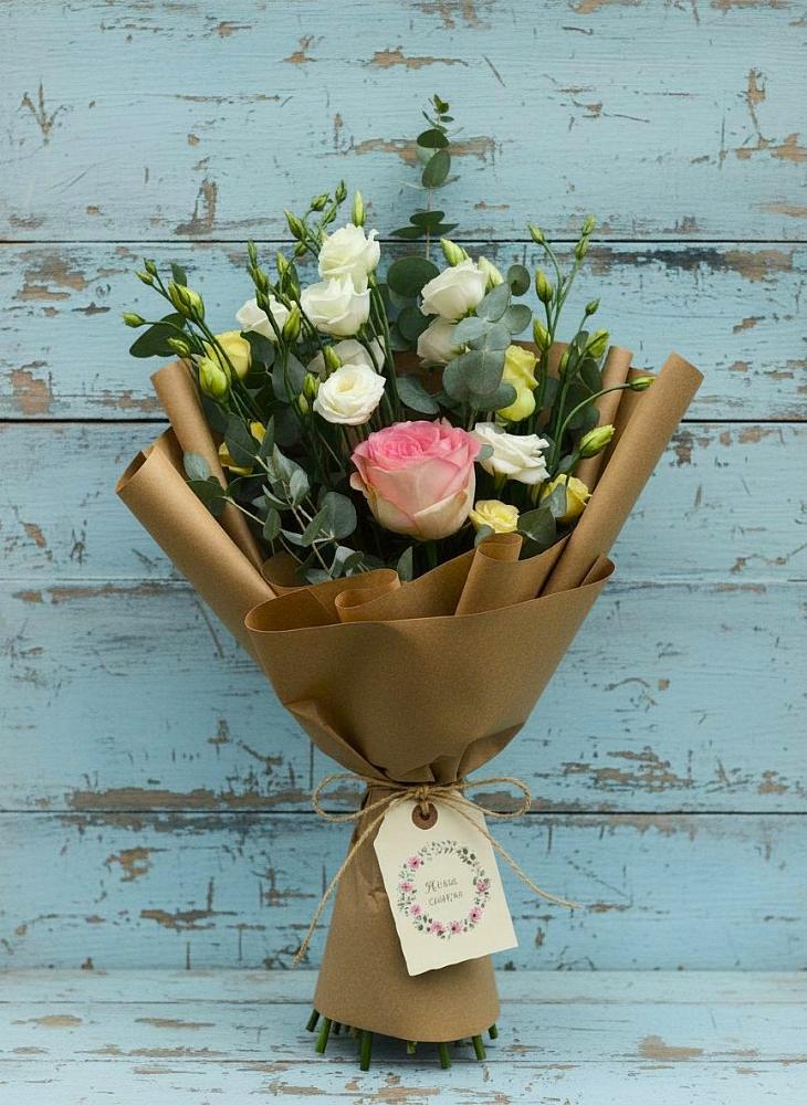 Букет цветов из: Розы и Лизиантусы в Губкине