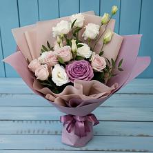 Букет цветов из:  Розы и Лизиантусы в Губкине