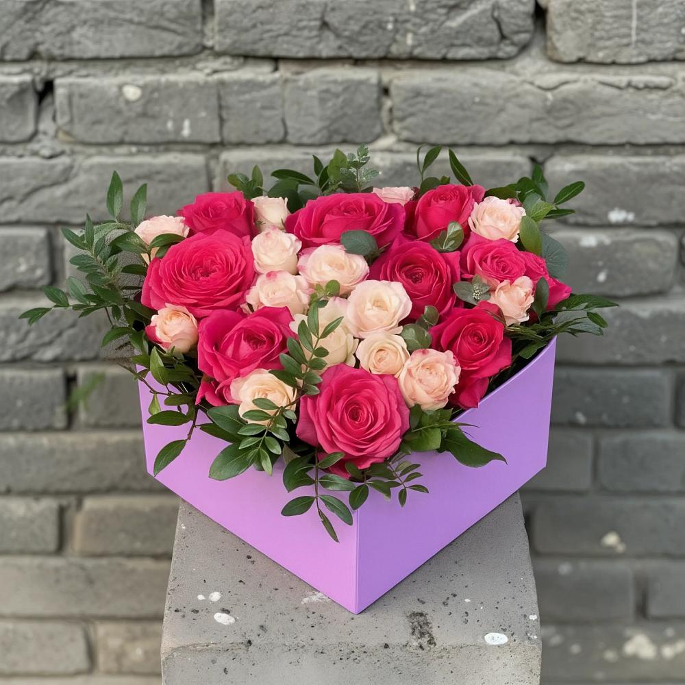 Цветочная композиция из Розы в коробке в Губкине