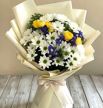 Букет цветов из:  Ирисы, Хризантемы и Розы #REPLACE_PRED# Губкине