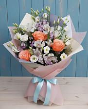 Букет цветов из:  Лизиантусы, Розы, Альстромерии и Гипсофила в Губкине