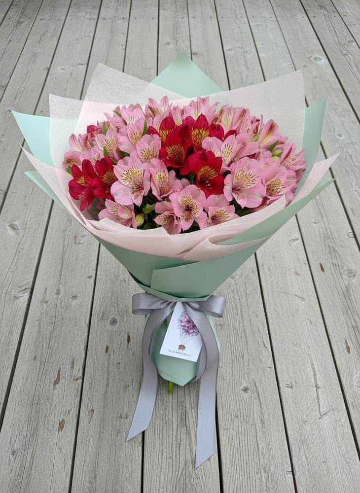 Букет цветов из: Альстромерии в Губкине