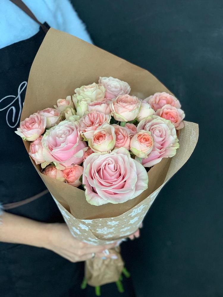 Букет цветов из: Хризантемы и Розы в Губкине