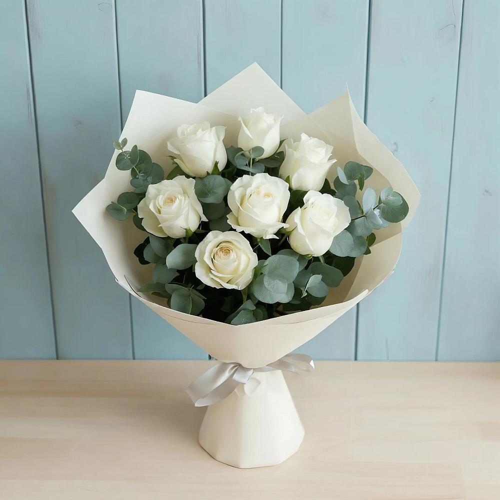 Букет Белые розы в Эвкалипте в Губкине
