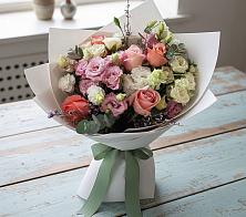 Букет цветов из:  Розы, Лизиантусы и Гвоздики в Губкине