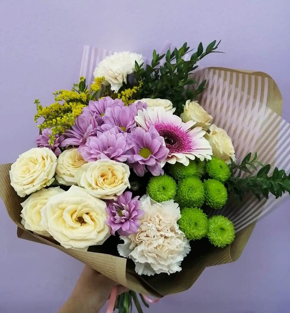 Букет цветов из: Хризантемы, Розы, Гвоздики и Герберы в Губкине