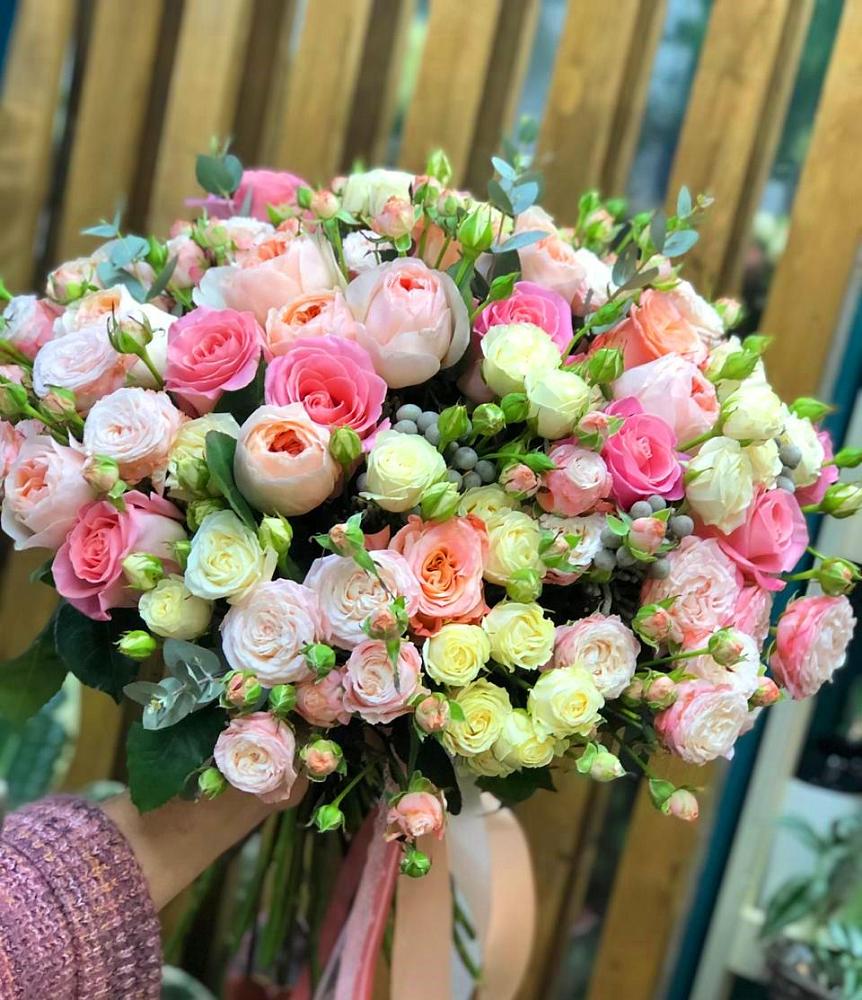 Букет цветов из: Розы в Губкине