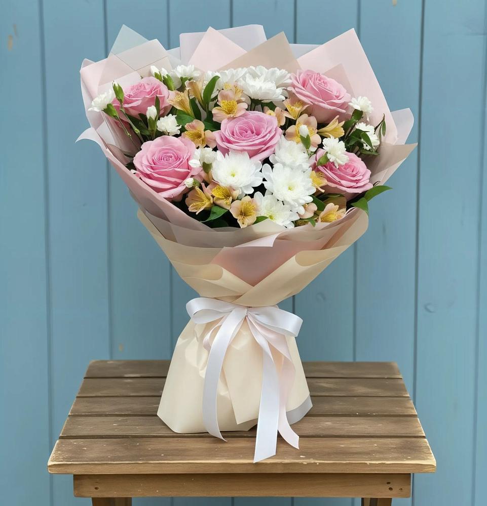 Букет цветов из: Гвоздики, Орхидеи и Розы в Губкине