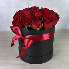 Цветочная композиция из Розы в шляпной коробке #REPLACE_PRED# Губкине