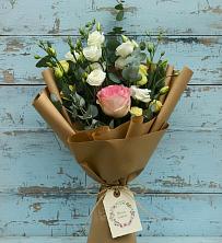 Букет цветов из:  Розы и Лизиантусы в Губкине