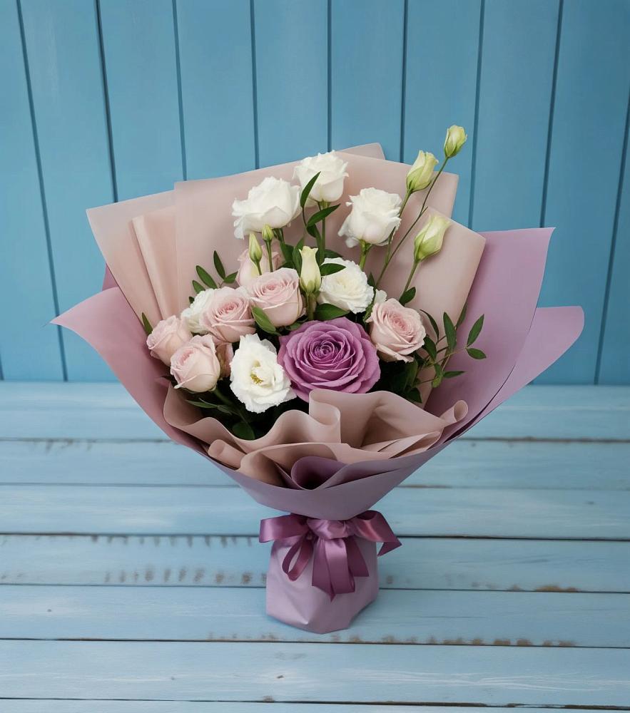 Букет цветов из: Розы и Лизиантусы в Губкине